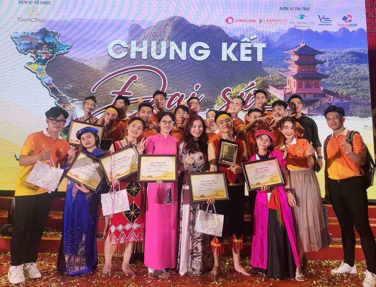 Khoảnh khắc Mùa 2